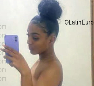 Date this lovely Dominican Republic girl Lynn from Santo Domingo DO55853