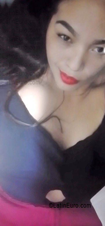 Date this sultry Venezuela girl Josmary from Margarita Isla VE5403