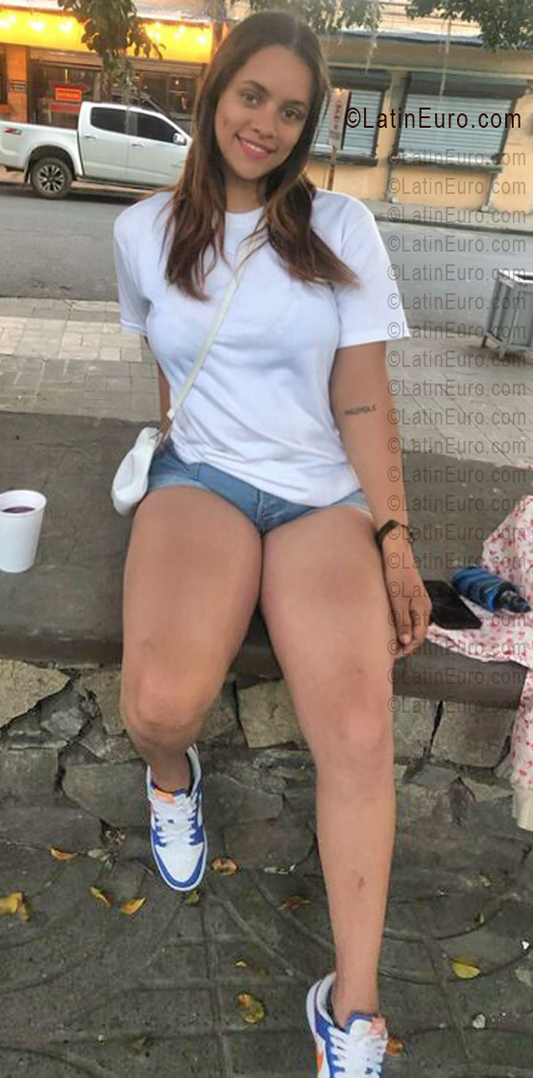 Date this tall Dominican Republic girl Yanilka from La Vega DO55881