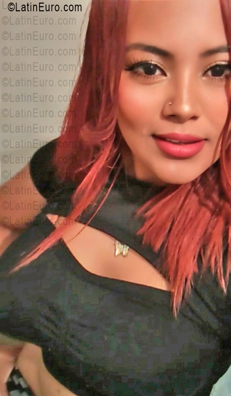 Date this hot Venezuela girl Nayibet from Caracas VE5405