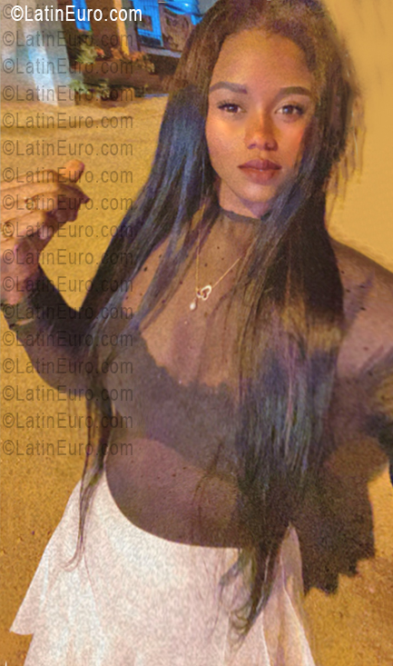 Date this georgeous Dominican Republic girl Masiel from Santo Domingo DO55929