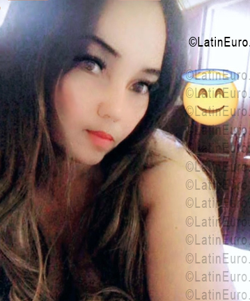 Date this voluptuous Dominican Republic girl Merlin from Santo Domingo DO56029