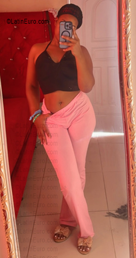 Date this nice looking Dominican Republic girl Lenin from Banica DO56050