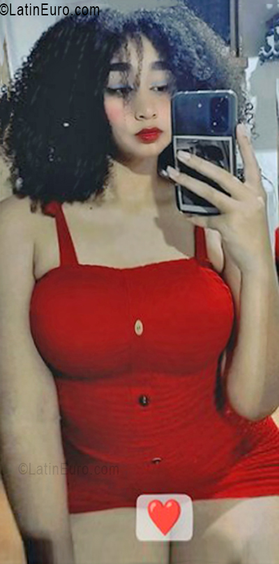 Date this young Venezuela girl Yuli from Caracas VE5423