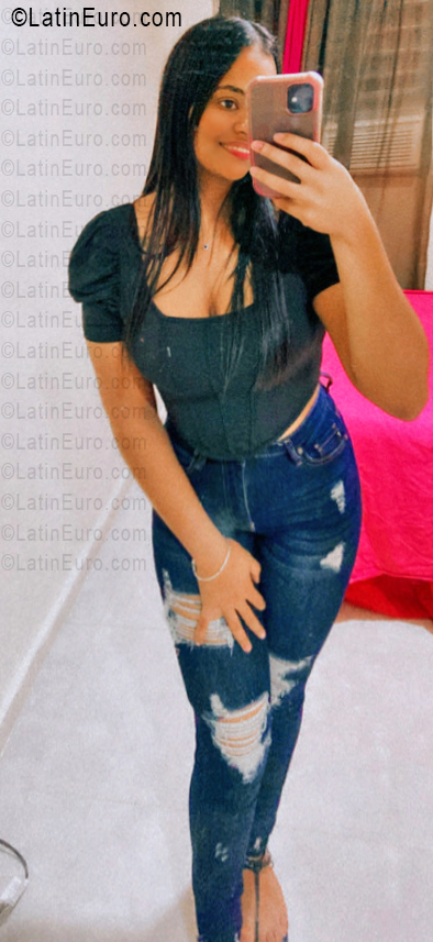 Date this good-looking Dominican Republic girl Vitaly from Moca DO56085