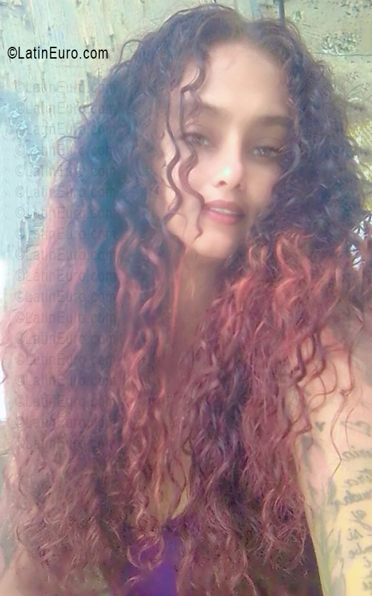 Date this stunning Dominican Republic girl Ana from Santo Domingo DO56086