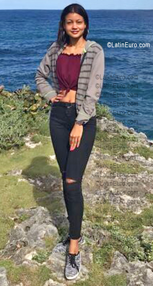 Date this stunning Dominican Republic girl Lisai from Nagua DO56098