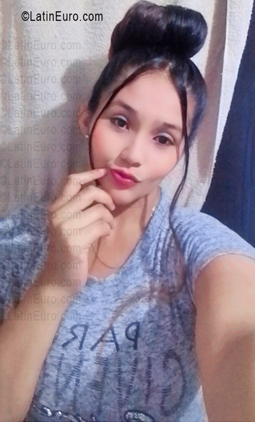 Date this hard body Venezuela girl Albanys from Caracas VE5440