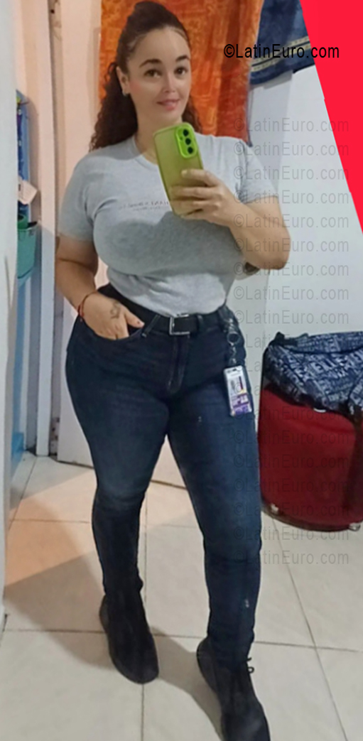 Date this foxy Dominican Republic girl Loyda from Monsenor Nouel DO56187