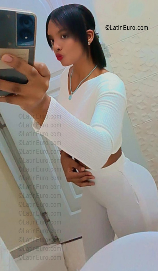 Date this tall Dominican Republic girl Malin from Santo Domingo DO56211