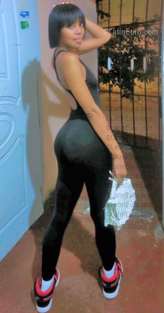 Date this delightful Dominican Republic girl Jhoa from Rep&amp;uacute;blica Dominicana DO56259