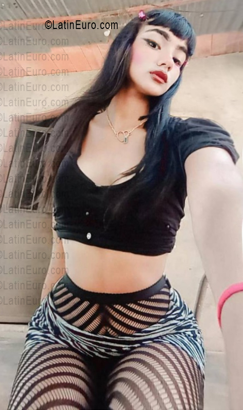 Date this foxy Venezuela girl Skarlett from La Victoria VE5584