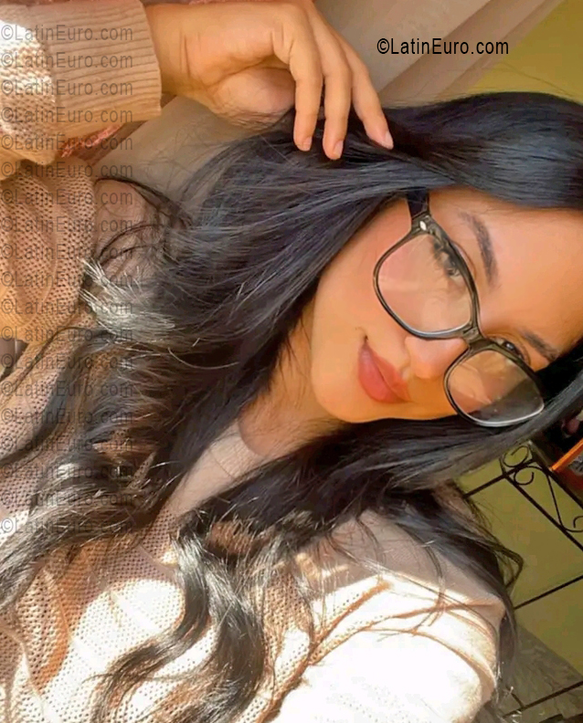 Date this hot Venezuela girl Leonella velasquez from Maturin VE5595