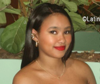 Date this foxy Dominican Republic girl Yosli from Santiago De Los Caballeros DO56330