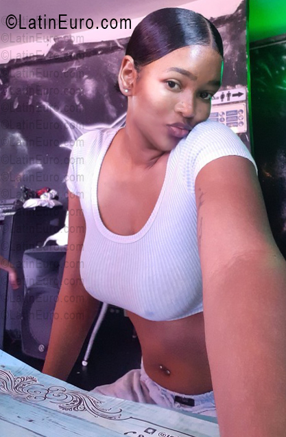 Date this cute Dominican Republic girl Ema from Santo Domingo DO56346