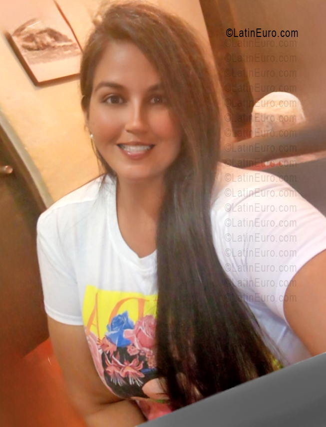 Date this georgeous Venezuela girl Mariana from Venezuela VE5647