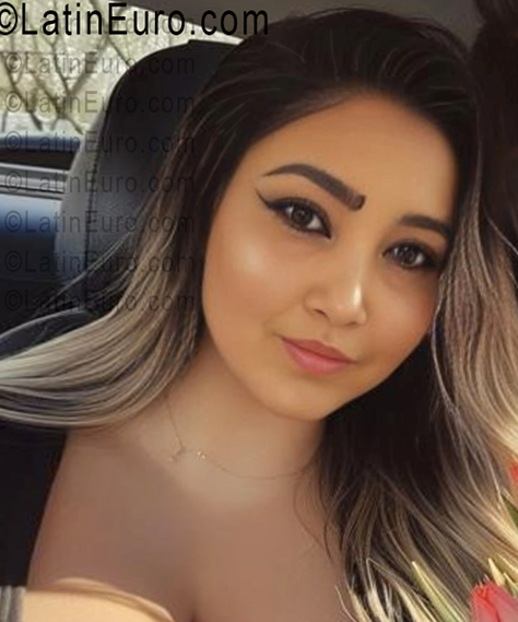Date this cute Colombia girl Jeniret from Bogota CO33729