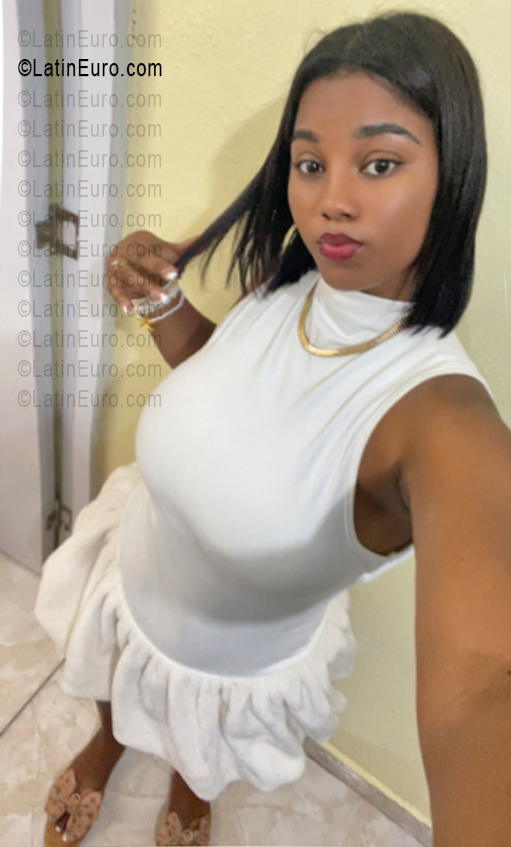 Date this georgeous Dominican Republic girl Cynthia from La Romana DO56377