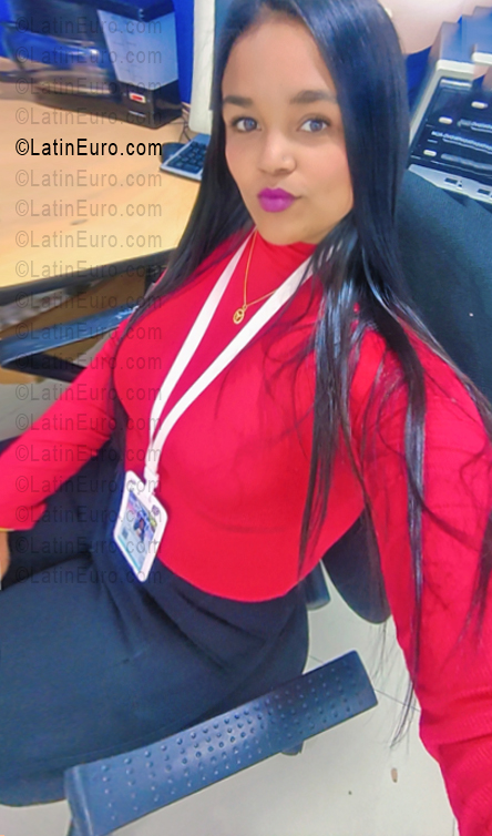 Date this pretty Venezuela girl Daniella from Caracas VE5664