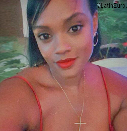 Date this voluptuous Dominican Republic girl Seline from Santo Domingo DO56395