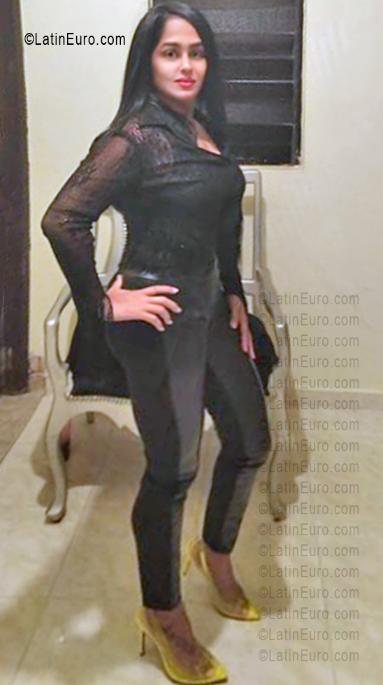 Date this passionate Dominican Republic girl Angela from Santo Domingo DO56442