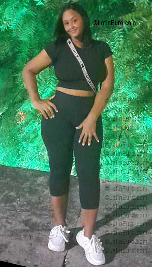 Date this funny Colombia girl Leonela from Cartagena CO33748