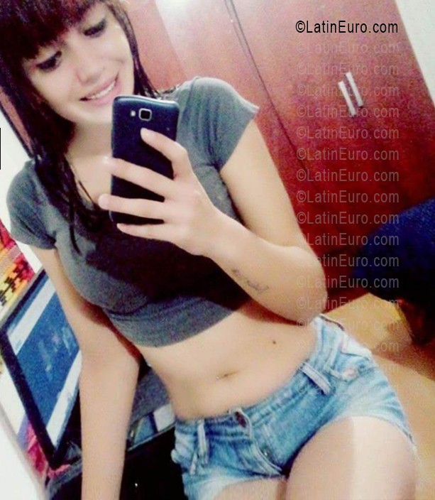 Date this sultry Uruguay girl Dahiana from Canelones UY116