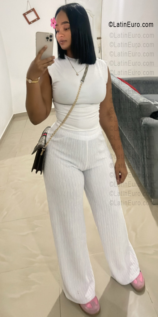 Date this fun Dominican Republic girl Nicole from San Juan DO56452