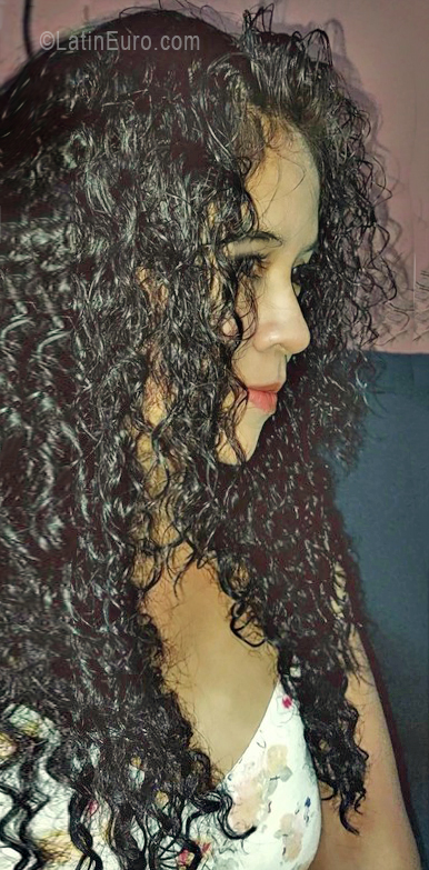 Date this hard body Guatemala girl Carolina from Guatemala GT201