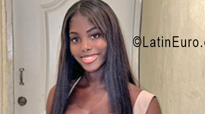 Date this attractive Dominican Republic girl Natalia from Romana DO56494