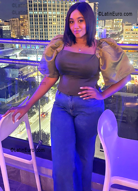 Date this athletic Dominican Republic girl Beny from Santo Domingo DO56496