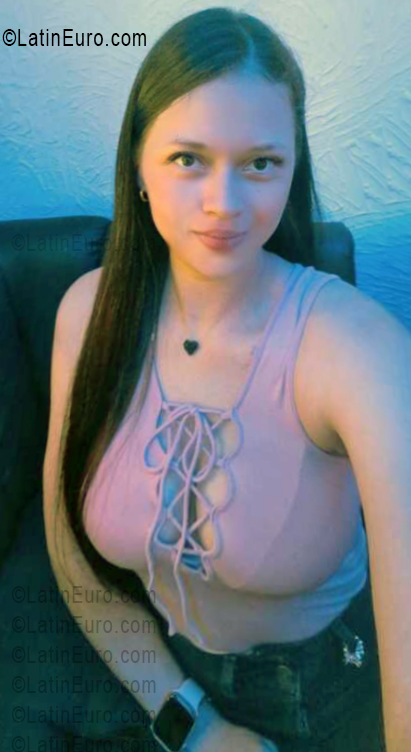 Date this cute Colombia girl Wendy from Medellin CO33752