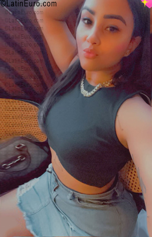Date this hard body Dominican Republic girl Carolina from Santo Domingo DO56519