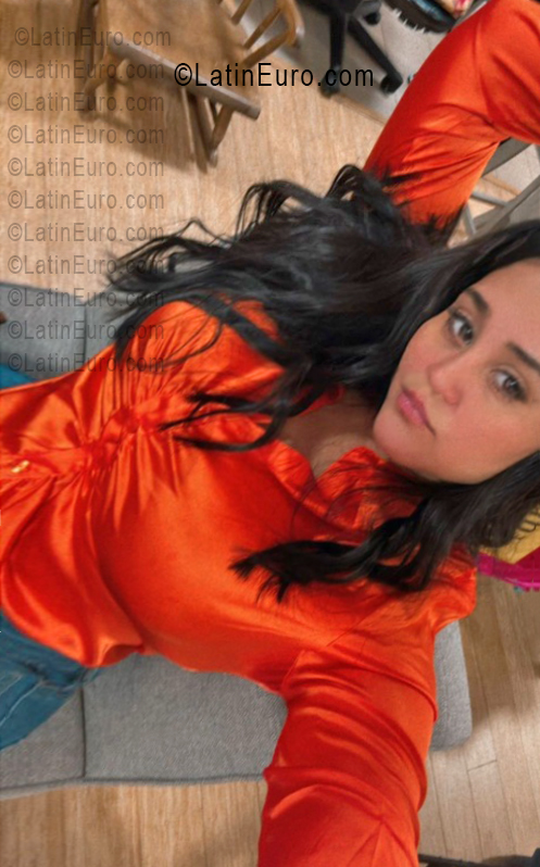 Date this beautiful Dominican Republic girl Elizabeth from Santo Domingo DO56535