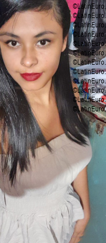 Date this lovely Nicaragua girl Jennifer from Managua NI337
