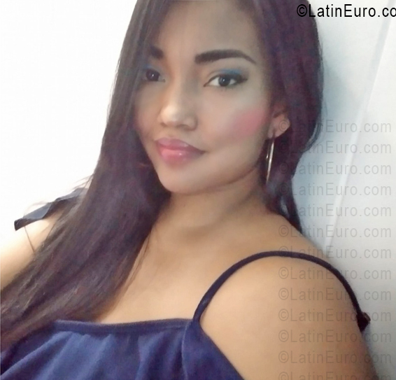 Date this young Colombia girl Desireth from Sabaneta CO33782