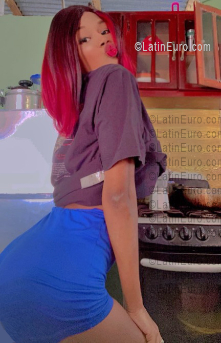 Date this charming Dominican Republic girl Ester from Santo Domingo DO56667