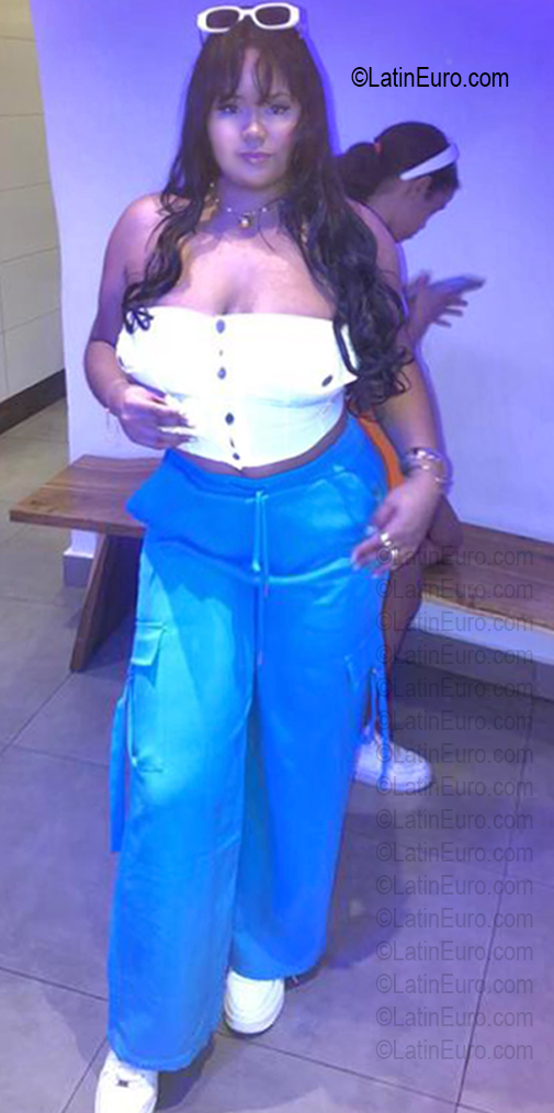 Date this hot Dominican Republic girl Sashy from Santo Domingo DO56674