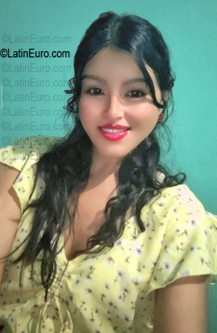Date this attractive Honduras girl Evelin from San Pedro Sula HN3010
