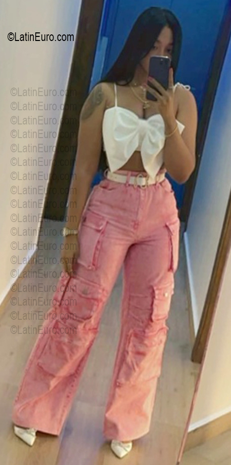 Date this good-looking Dominican Republic girl Anyelins from Santo Domingo DO56721