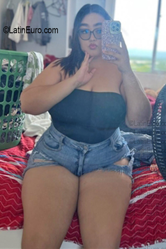 Date this nice looking Colombia girl Isa from Valledupar CO33792