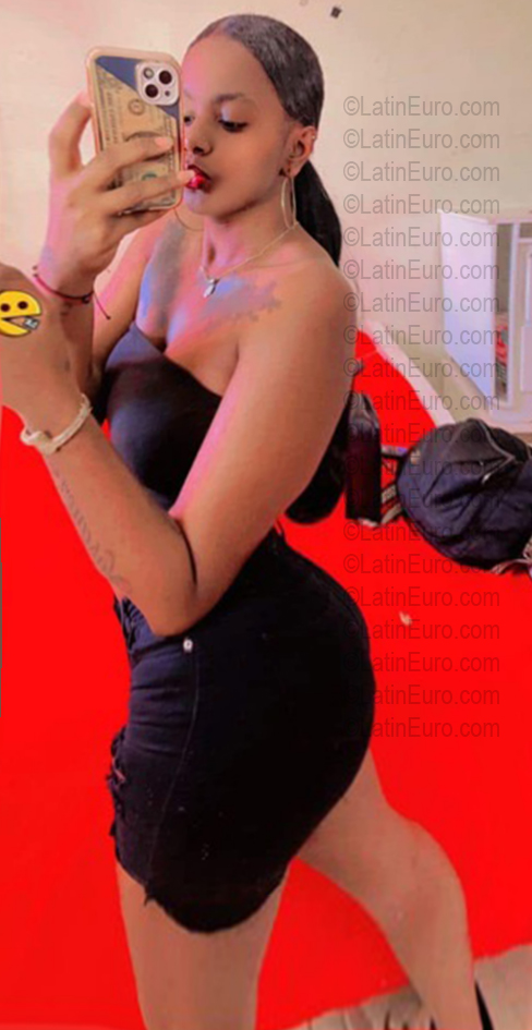Date this sensual Dominican Republic girl Esther from Santiago De Los Caballeros DO56741