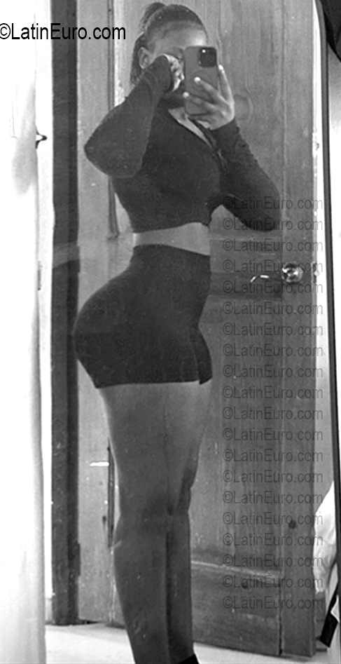 Date this georgeous Dominican Republic girl Angelina from Santo Domingo DO56740