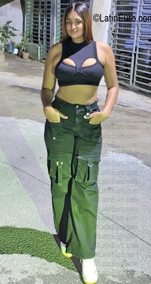 Date this charming Dominican Republic girl Sanairy from Santo Domingo DO56792