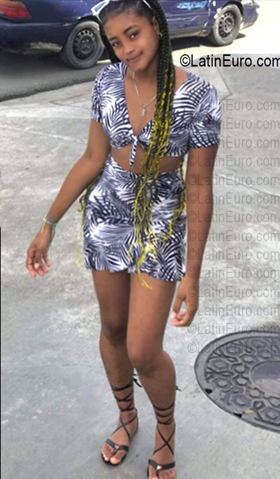 Date this young Dominican Republic girl Genesis from Santo Domingo DO56852