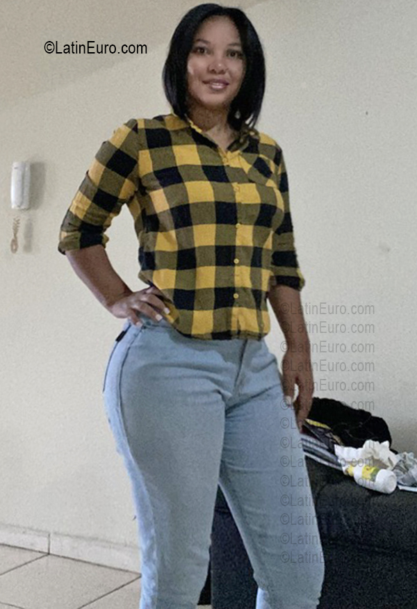 Date this cute Dominican Republic girl Yaniris from Santiago DO56891