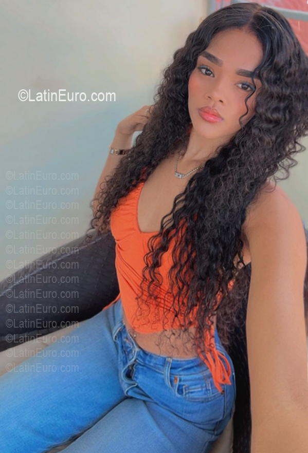 Date this hard body Dominican Republic girl Julis from Santo Domingo DO56913
