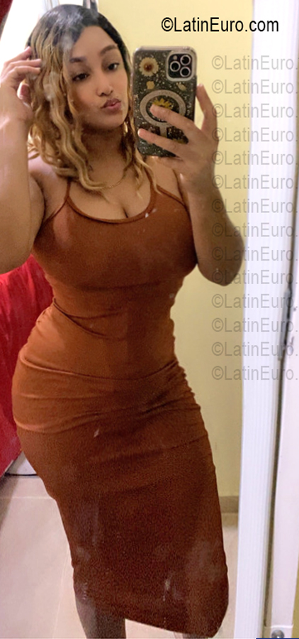 Date this delightful Dominican Republic girl Azalia from Santo Domingo DO56929