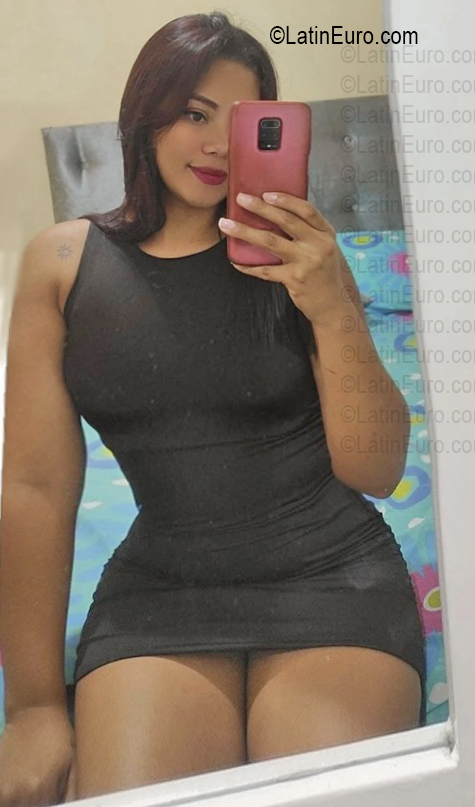 Date this good-looking Colombia girl Nathaly from Cali CO33831