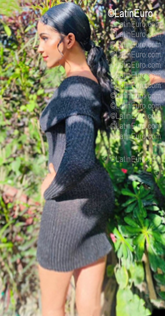 Date this young Dominican Republic girl Yaneris from Moca DO56973